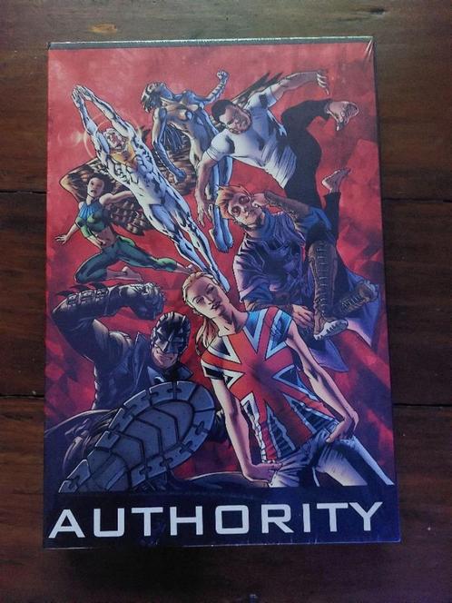 Absolute Authority. Deluxe Omnibussen 1 & 2 compleet, Boeken, Strips | Comics, Nieuw, Complete serie of reeks, Amerika, Ophalen of Verzenden