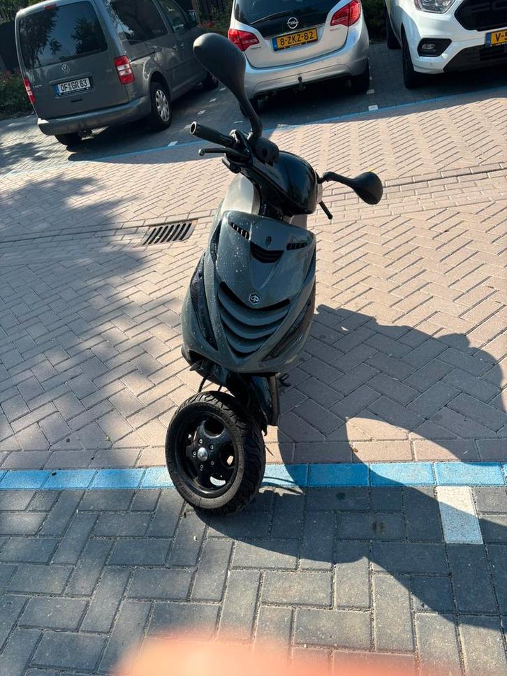 Zip 125 cc, Fietsen en Brommers, Scooters | Piaggio, Zo goed als nieuw, Zip, Tweetakt, Ophalen