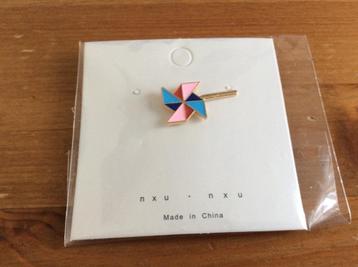 Pin. Windmolentje. Nieuw. beschikbaar voor biedingen