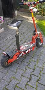 Elektrische steppen met nieuwe accus, Fietsen en Brommers, Steps, Ophalen of Verzenden, Zo goed als nieuw, Elektrische step (E-scooter)