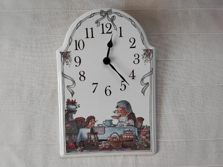 Klok Villeroy & Boch Foxwood Tales, Huis en Inrichting, Woonaccessoires | Klokken, Zo goed als nieuw, Wandklok, Analoog, Verzenden