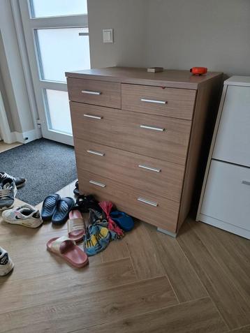 Ladekast in perfecte staat 75b x 50d x 88h beschikbaar voor biedingen