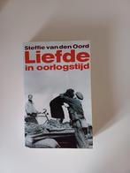 Steffie van den Oord - Liefde in oorlogstijd, Steffie van den Oord, Ophalen of Verzenden, Zo goed als nieuw