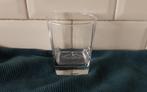 JOHNNIE WALKER glas, 8 cm hoog, (klein), Verzamelen, Glas en Borrelglaasjes, Ophalen of Verzenden, Zo goed als nieuw, Borrel- of Shotglas