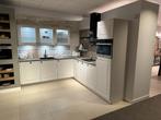 Complete Showroom keuken ,, Nieuw, Hoekkeuken, Grijs, Hoogglans of Gelakt