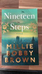 Millie Bobby Brown - Nineteen Steps, Ophalen of Verzenden, Zo goed als nieuw, Nederland, Millie Bobby Brown