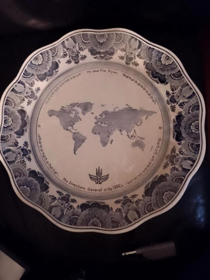 Delfts Blauw Decoratieve Bord - Wereldkaart, Antiek en Kunst, Antiek | Wandborden en Tegels, Ophalen