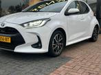 Toyota Yaris 1.5 Hybrid Dynamic AUT|Acc|Cam|Carplay|DealerOH, 12 maanden, Gebruikt, Euro 6, 450 kg