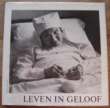 Leven in geloof - foto's Martien Coppens - tekst C. Konings beschikbaar voor biedingen