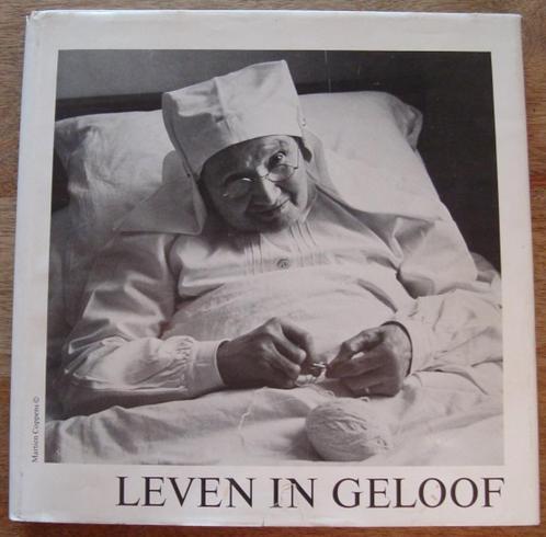 Leven in geloof - foto's Martien Coppens - tekst C. Konings, Boeken, Godsdienst en Theologie, Zo goed als nieuw, Christendom | Katholiek