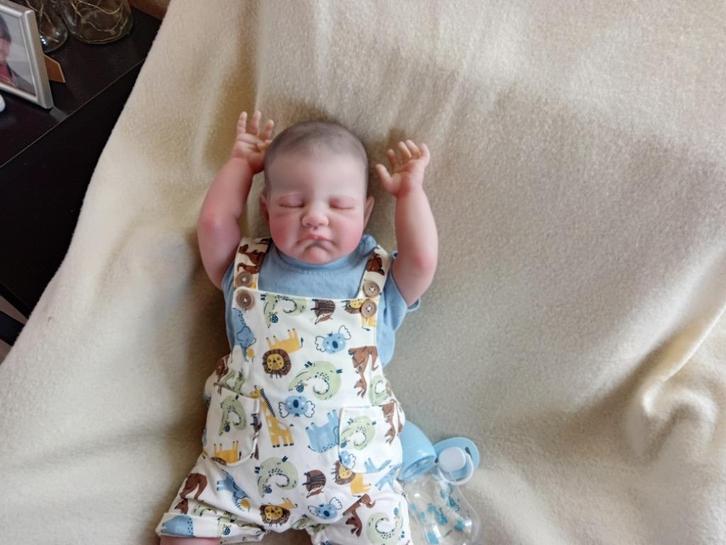 Reborn  august, Verzamelen, Poppen, Zo goed als nieuw, Pop, Levensecht of Reborn, Ophalen of Verzenden