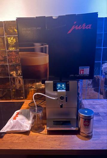 Jura ena 8 Koffiemachine met originele doos en accessoires beschikbaar voor biedingen