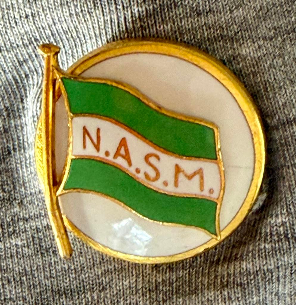 Vintage NASM pet embleem, speld, HAL Holland-Amerika Lijn, Verzamelen, Scheepvaart, Gebruikt, Gebruiksvoorwerp, Ophalen of Verzenden