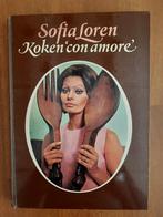kookboek Koken con amore Sofia Loren, Italië, Ophalen of Verzenden, Zo goed als nieuw, Sofia Loren