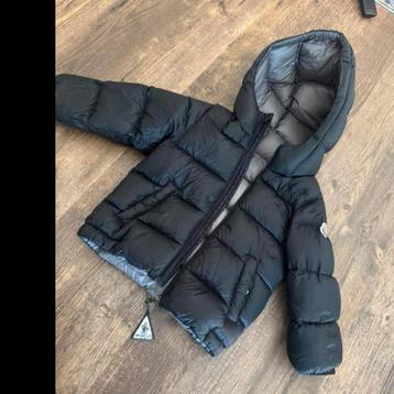 Moncler jas 18-24 beschikbaar voor biedingen