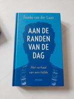 Femke van der Laan - Aan de randen van de dag, Ophalen of Verzenden, Zo goed als nieuw, Femke van der Laan