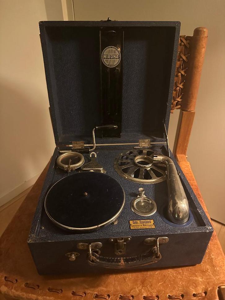 Nirona (kinder) koffer grammofoon (1920) - decoratie, Antiek en Kunst, Antiek | Tv's en Audio, Ophalen of Verzenden