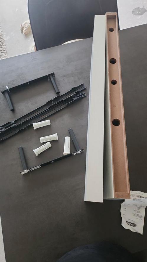 2 x Wandplanken 60x23.5 met Compleet Ophangsysteem, Doe-het-zelf en Verbouw, Hout en Planken, Zo goed als nieuw, Plank, Minder dan 200 cm