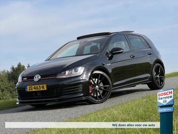 Volkswagen Golf 7 2.0 TSI GTI 310PK Performance / Pano / Dyn beschikbaar voor biedingen
