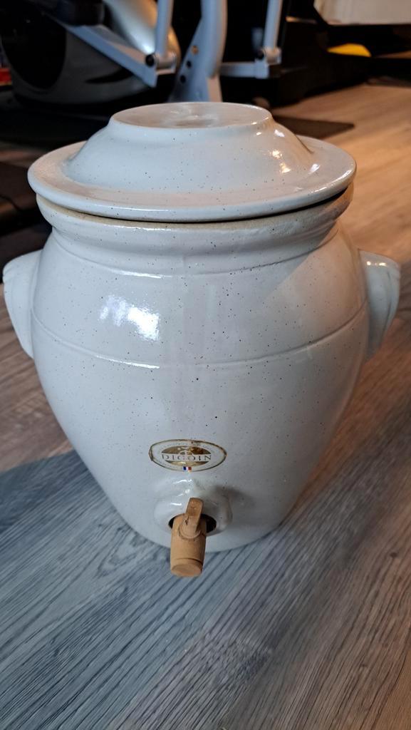 Grespot Digion beige, Antiek en Kunst, Antiek | Keramiek en Aardewerk, Ophalen