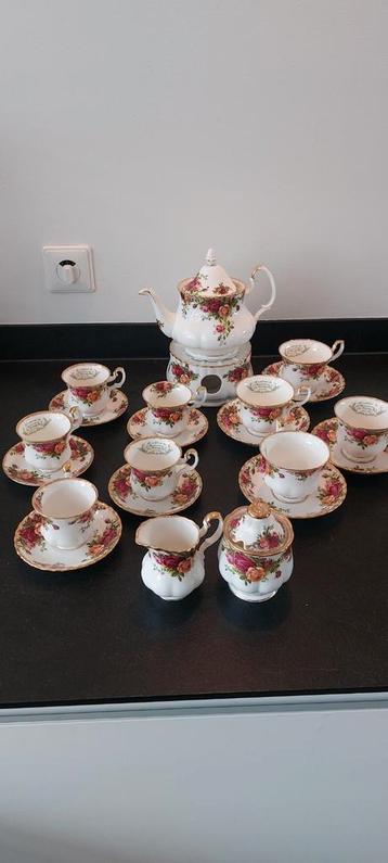 Old Royal Country Roses servies 1962 beschikbaar voor biedingen