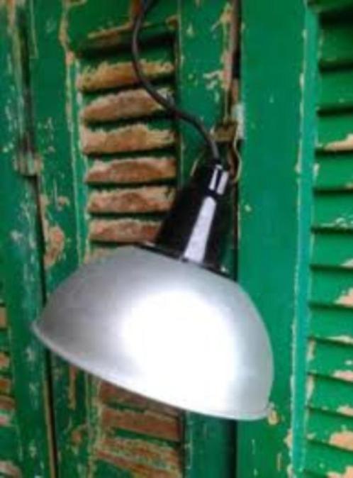 Oude vintage industriele hanglamp lamp leger bakeliet grij, Huis en Inrichting, Lampen | Hanglampen, Gebruikt, Minder dan 50 cm