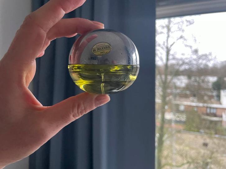 DKNY Be Delicious edp 30ml restant, Sieraden, Tassen en Uiterlijk, Uiterlijk | Parfum, Gebruikt, Ophalen of Verzenden