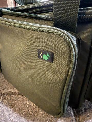 Thinking Anglers Carryall Tas beschikbaar voor biedingen
