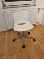 Witte bureaustoel, Ophalen