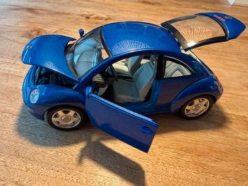 Volkswagen New Beetle 1:18 beschikbaar voor biedingen