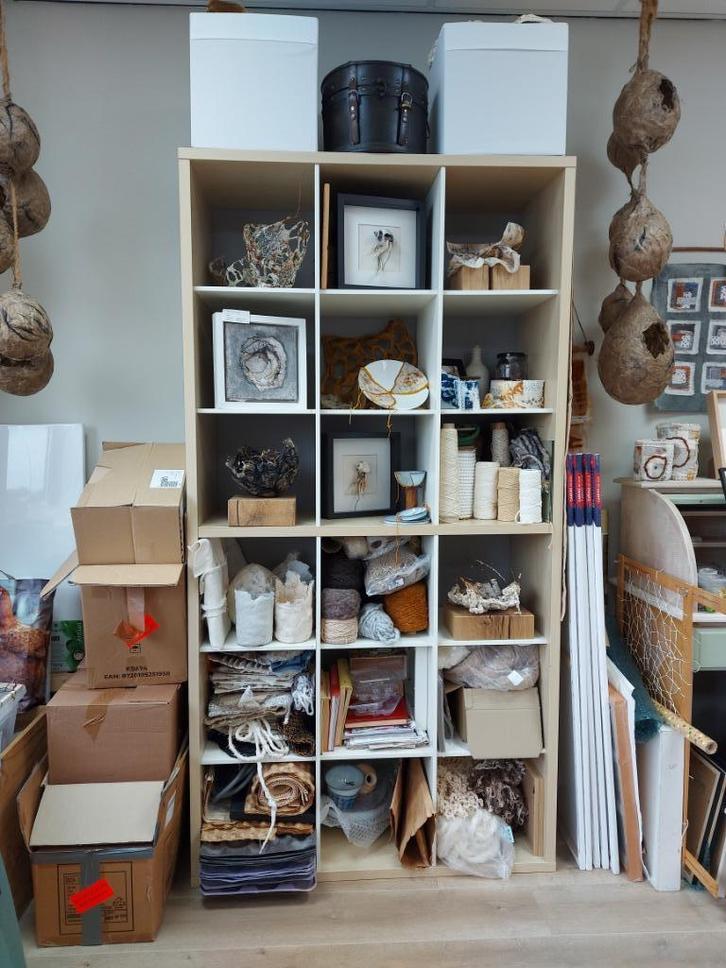 Grote vakkenkast, lichte kleuren, Huis en Inrichting, Kasten | Boekenkasten, Gebruikt, 100 tot 150 cm, 200 cm of meer, 25 tot 50 cm