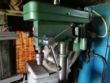 Ferm, heavy duty drill press FM 16. 95 cm hoog. Op bok 176 h beschikbaar voor biedingen