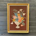 Vintage borduring van bloemen, 75x55cm, Ophalen of Verzenden, Zo goed als nieuw, Schilderij, 50 tot 75 cm