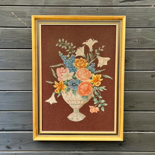 Vintage borduring van bloemen, 75x55cm, Huis en Inrichting, Woonaccessoires | Schilderijen, Tekeningen en Foto's, Zo goed als nieuw