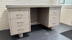 Retro Gispen / Ahrend metalen bureau – industrieel design, Huis en Inrichting, Bureaus, Ophalen, Gebruikt, Bureau