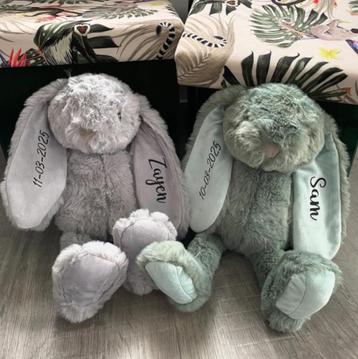 knuffel konijn met naam gepersonaliseerd kraamcadeau beschikbaar voor biedingen