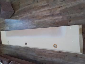  gratis mdf plank met spotjes voor  boekenkast of keuken beschikbaar voor biedingen