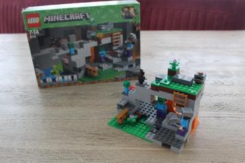 Lego minecraft 21141 de Zombiegrot beschikbaar voor biedingen