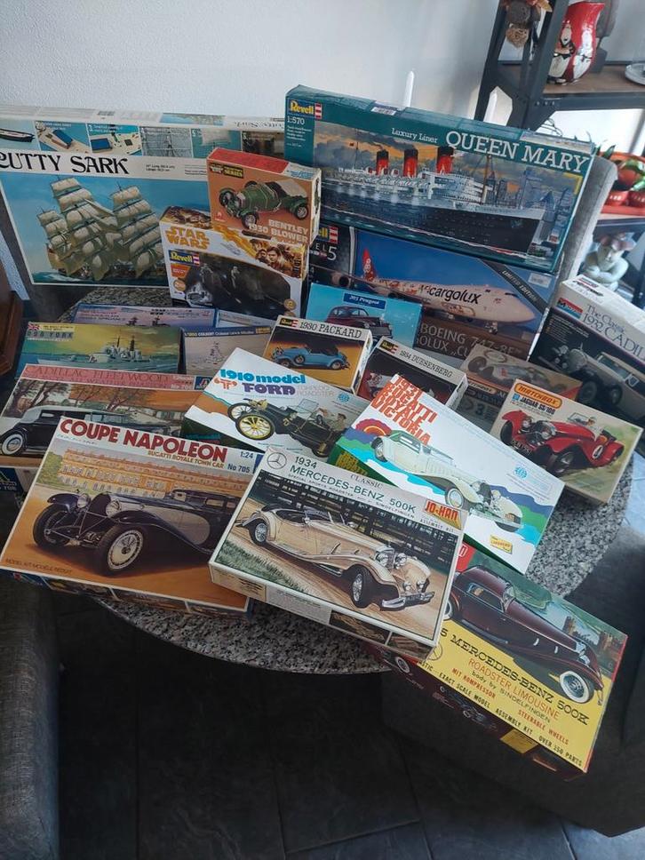 GROTE PARTIJ DIV BOUWMODELLEN: AUTO"S  VLIETUIGEN  & BOTEN ., Hobby en Vrije tijd, Modelbouw | Auto's en Voertuigen, Zo goed als nieuw