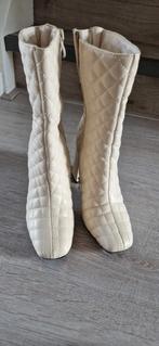 Laarzen maat 38, Kleding | Dames, Schoenen, Ophalen, Zo goed als nieuw, Beige, Hoge laarzen