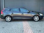 Volvo V60 1.6 T3 Kinetic Trekhaak | Navi | Pdc | Cruise | Cl, Voorwielaandrijving, Stof, Zwart, 4 cilinders