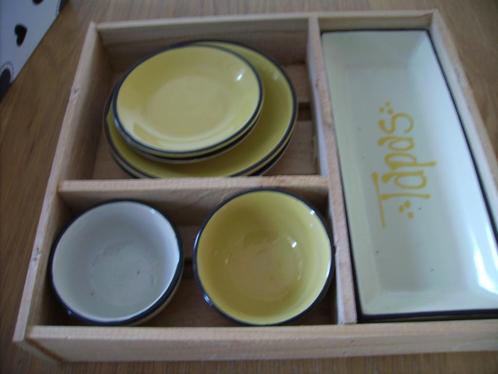 tapasset in kistje, Huis en Inrichting, Keuken | Servies, Nieuw, Schaal of Schalen, Overige stijlen, Aardewerk, Ophalen of Verzenden