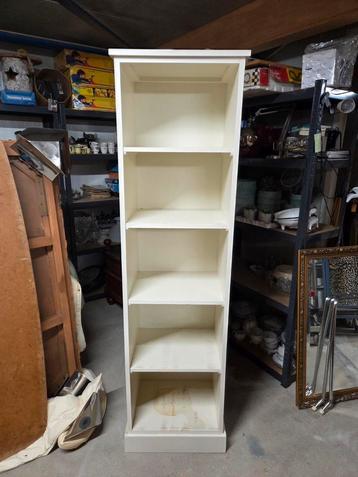 Witte boekenkast, kast, legkast  beschikbaar voor biedingen