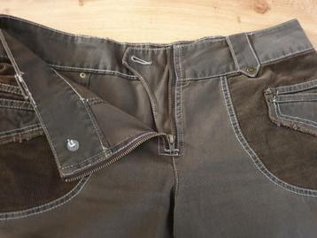Geisha khaki driekwart broek beschikbaar voor biedingen