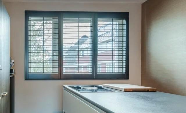 Houten (wooden) shutters, Huis en Inrichting, Stoffering | Gordijnen en Lamellen, Gebruikt, 100 tot 150 cm, 200 cm of meer, Zwart