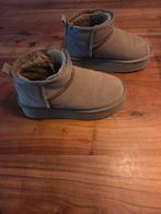 Uggs, Kleding | Dames, Schoenen, Ophalen of Verzenden, Zo goed als nieuw, Zwart