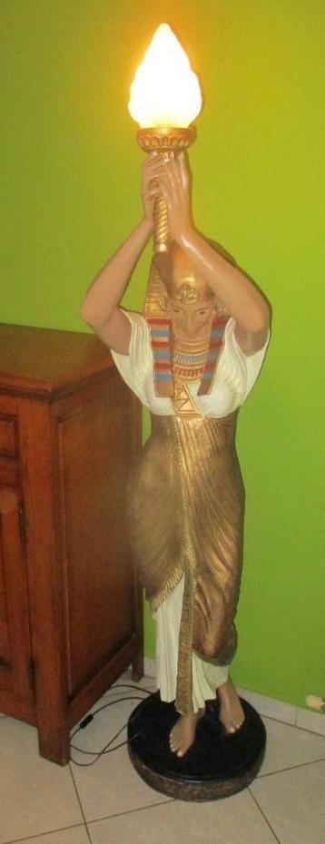Prachtig Egyptisch Beeld met lamp - 180cm beschikbaar voor biedingen