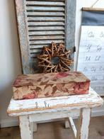 Prachtige oude stoffen (handschoenen) doos met rozen, Ophalen of Verzenden