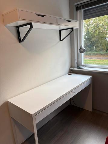 Bureau en bovenkast ikea
