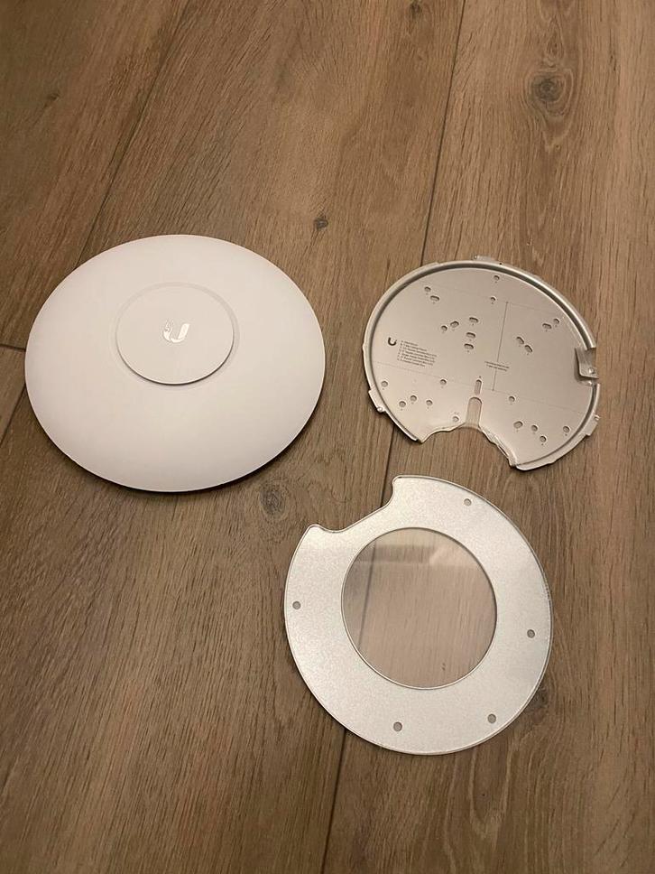 Ubiquiti UniFi AP-AC-PRO Access Point - zo goed als nieuw!, Computers en Software, Accesspoints, Zo goed als nieuw, Ophalen of Verzenden